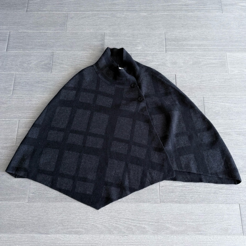 Eileen Fisher Wool Plaid Poncho Cape Wrap Gray Black Check Button Neck One Size - Picture 13 of 16